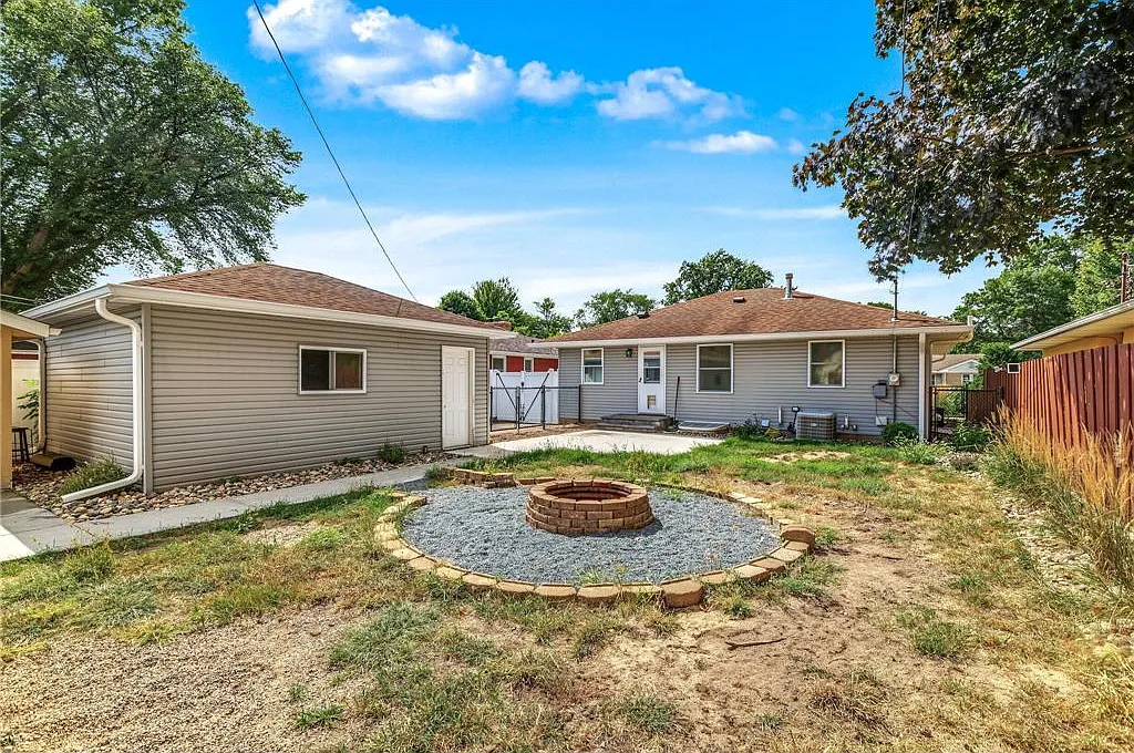 4 bed, 1850 sqft, $2,900 — Photo 3