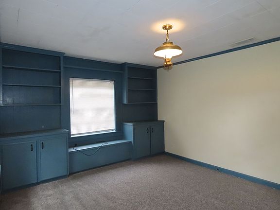 4th image of 103 School St