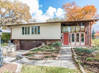 507 N Dee Rd, Park Ridge, IL 60068