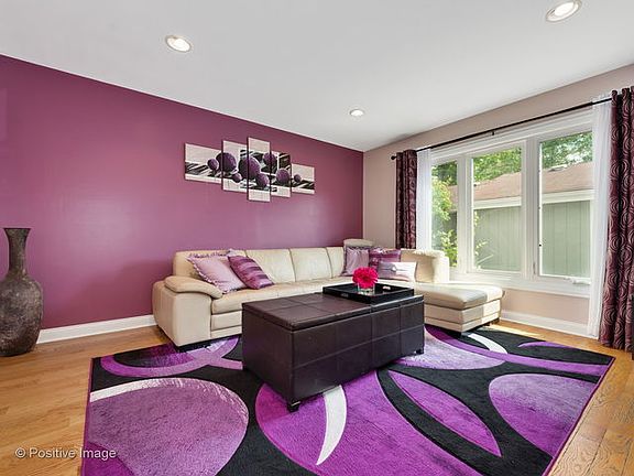 4th image of 203 Oakwood Ln