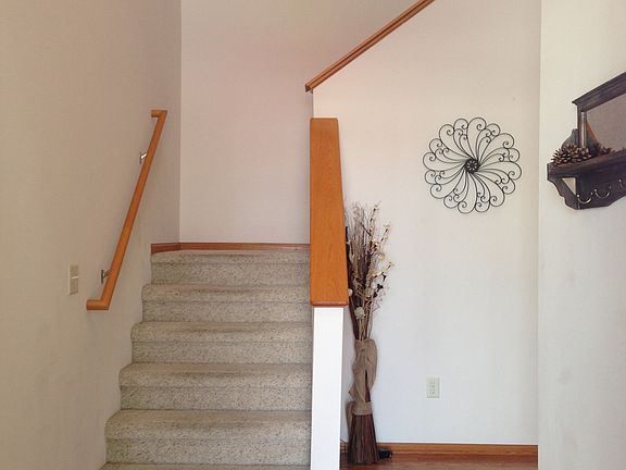 3rd image of 8242 S 86th St