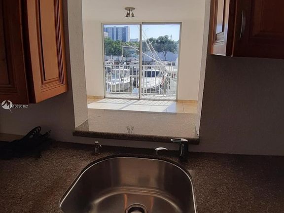 4th image of 1740 NW North River Dr APT 212