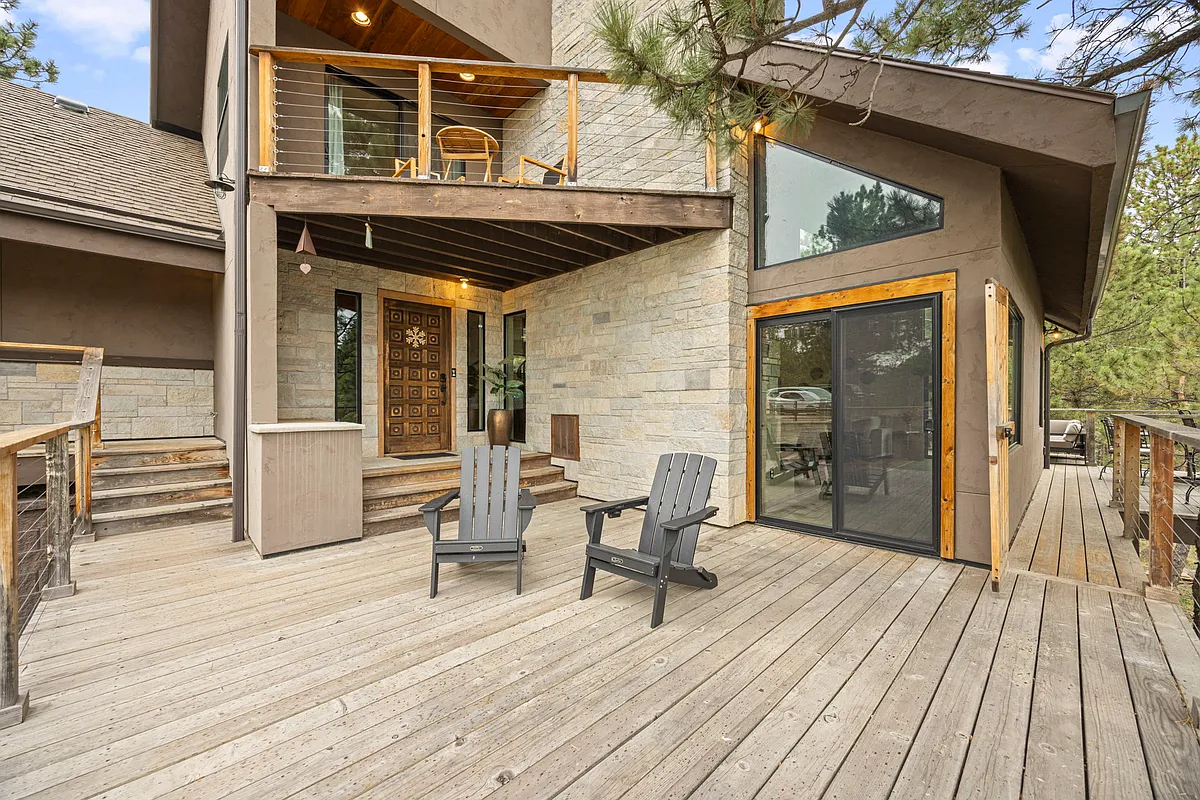 Building Photo - 2350 Linden Dr