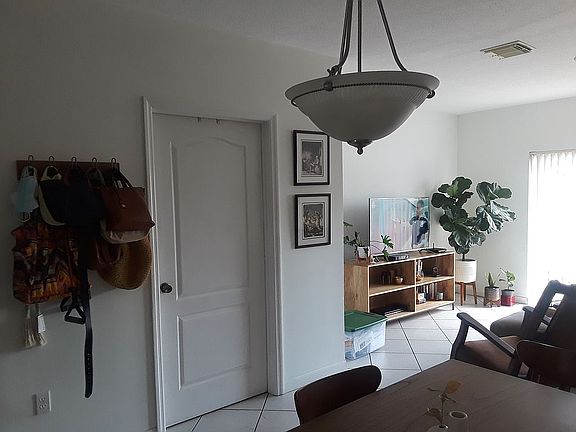 4th image of 140 SW 109th Ave APT 3