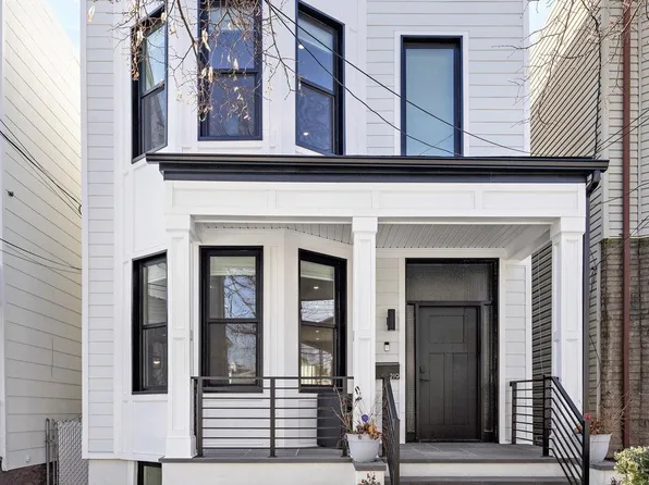 219 Dodd St, Weehawken, NJ 07086