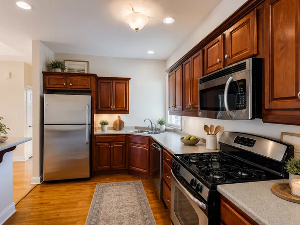 Fox Chase Luxury Apts, 1000 Fox Chase Dr #1317, Cheswick, PA 15024
