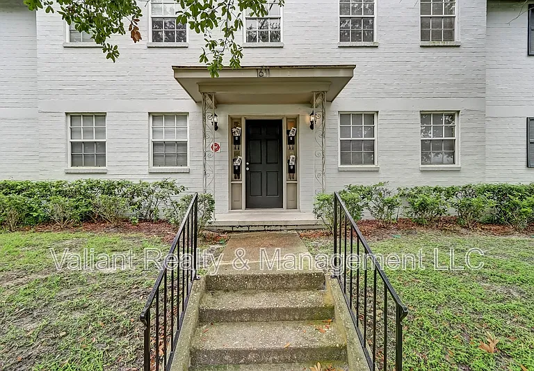 2358 Herschel St #3 — Photo 4