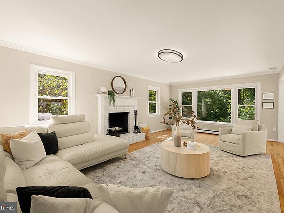 5th image of 45383 Persimmon Ln