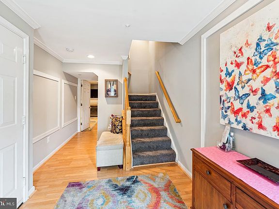 3rd image of 7601 Covent Gardens Ct