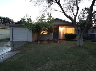 484 2nd St, Orange Cove, CA 93646
