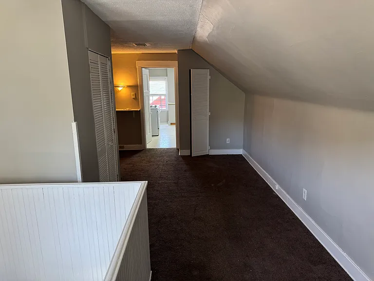Kasota St — Photo 1
