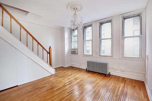 Rented by Nest Seekers International | media 10