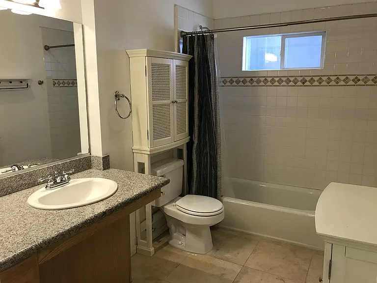 11124 Burbank Blvd #201 — Photo 17