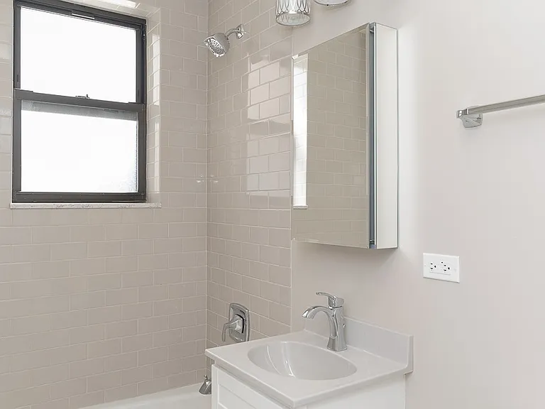 817 W Lakeside Pl #107 — Photo 17