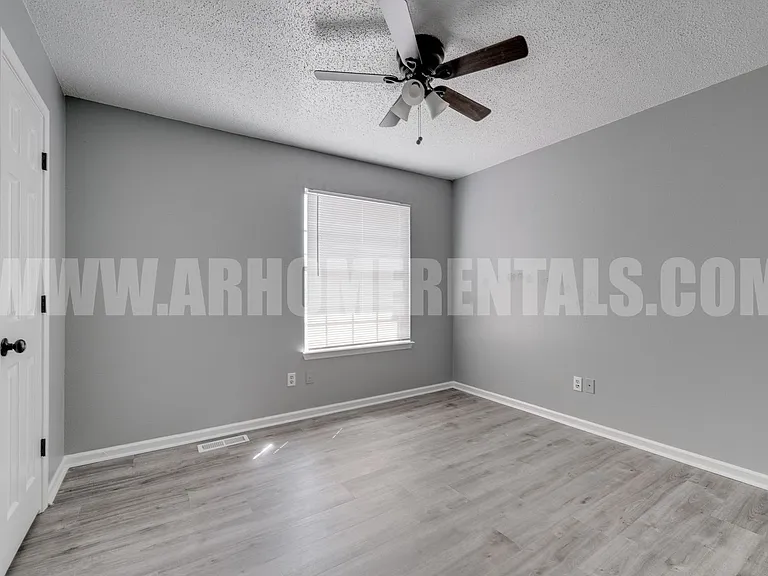 2405 Washington Ave — Photo 8