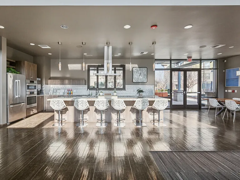 Aspire Apartments Tracy CA lobby lounge amenities