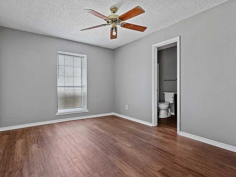 804 Custer St #1 — Photo 14