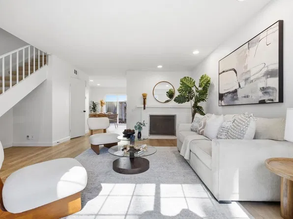 3715 Caminito Carmel Lndg, San Diego, CA 92130