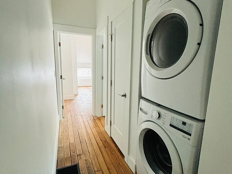 940 Monroe St — Photo 29
