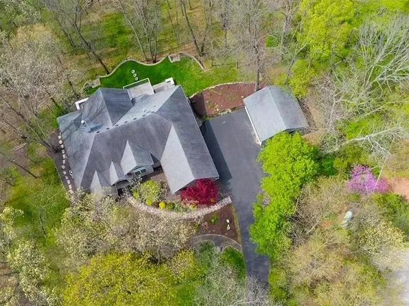 306 Walnut Forest Dr, O'Fallon, MO 63366
