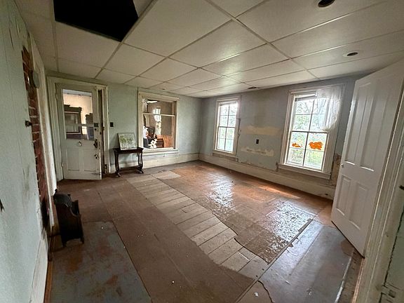 4th image of 111 E Saint Marys St