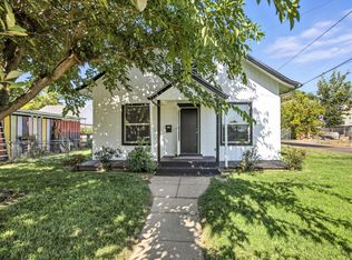 144 N 5th St, Central Pt, OR 97502