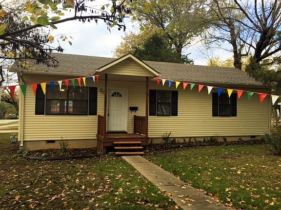 2nd image of 1001 N Ash St