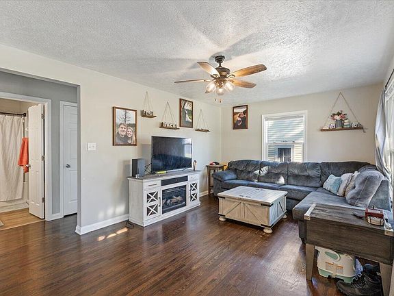 4th image of 3116 Avenue F