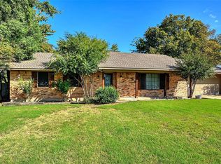 909 E Trinity St, Leonard, TX 75452