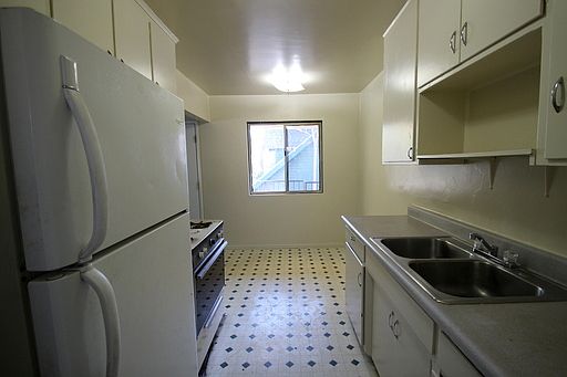 5th image of 595 N Summit Ave APT 9