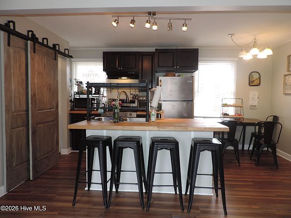 5th image of 1318 Hunters Road