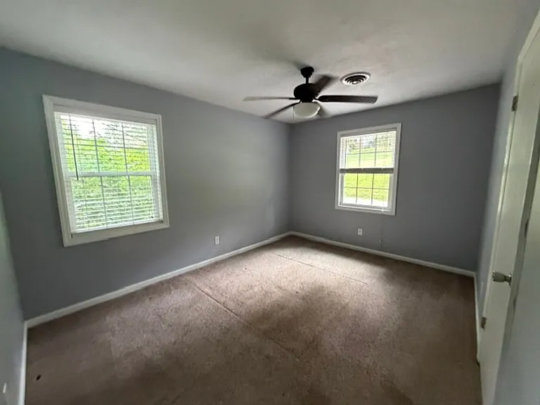4040 Lynncrest Dr NE — Photo 7