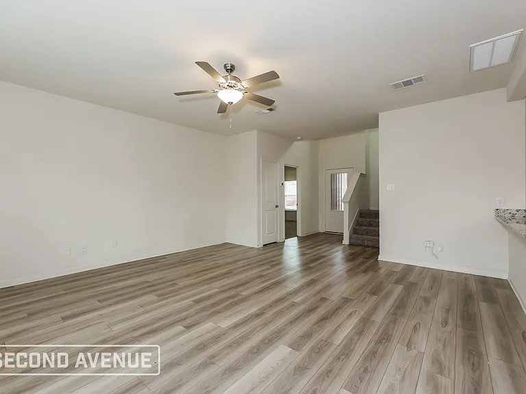 325 Condie Russell Ave — Photo 3