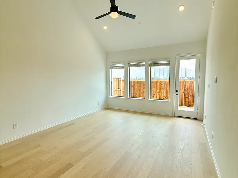 3552 Pierce Ln — Photo 10