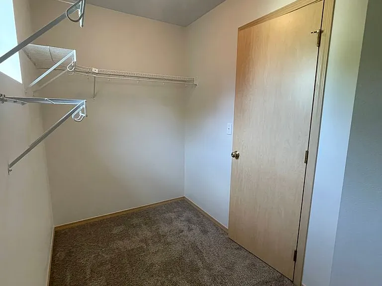 2875 Hannen St — Photo 11