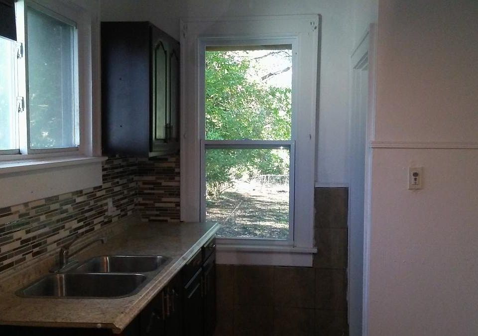 1st image of 722 N 84th St