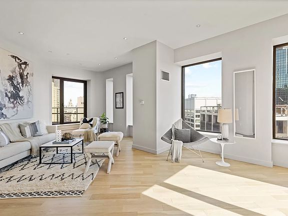 3rd image of 75 Wall St APT 35O