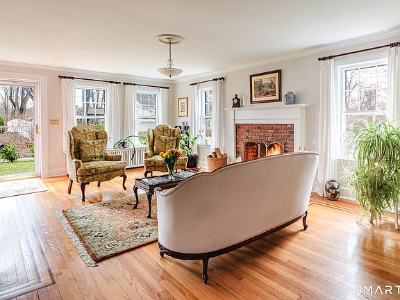 4th image of 8 Hawleyville Road