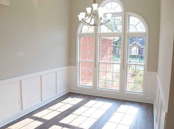 4th image of 4303 Silver Terrace Ct