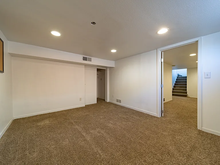 1138 White Ave — Photo 20