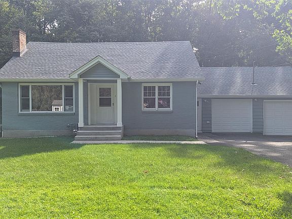 3rd image of 362 Strawtown Rd