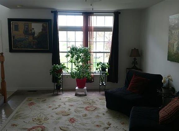 4th image of 439 N Charles St #439