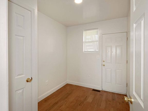 5th image of 212 Orange St SE APT 3