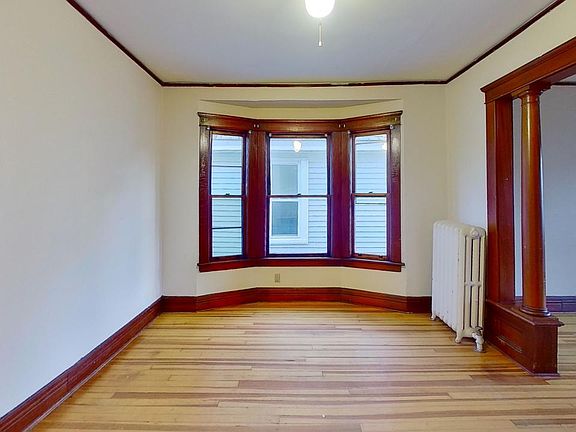 5th image of 11 Alden Ave #2