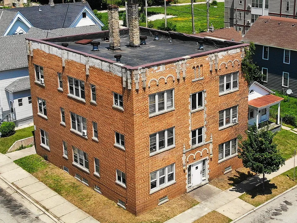 1242 W Highland Ave #17