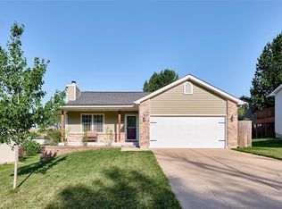 408 Oak Pl, Lake Saint Louis, MO