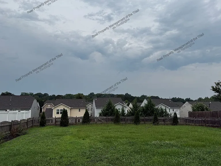 2486 Moss Grove Xing — Photo 18