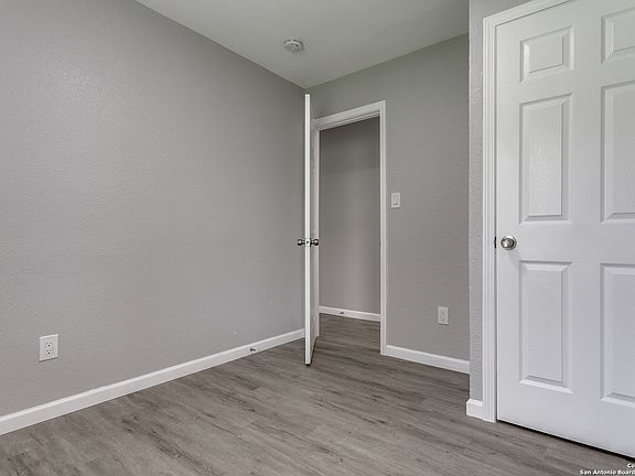 3rd image of 286 DORIE ST