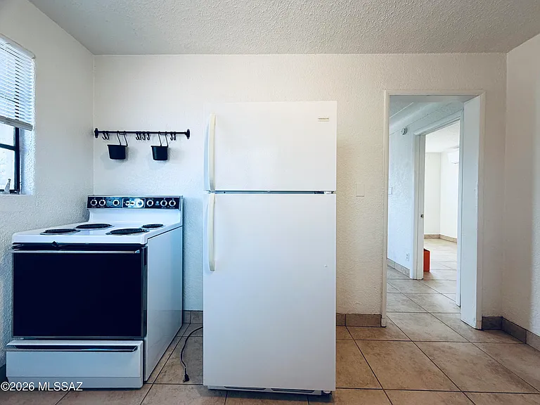 3830 E 2nd St #6 — Photo 8