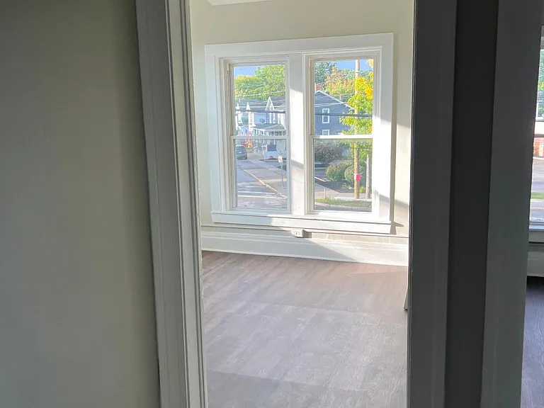 329 Ellicott St #UPPER — Photo 12